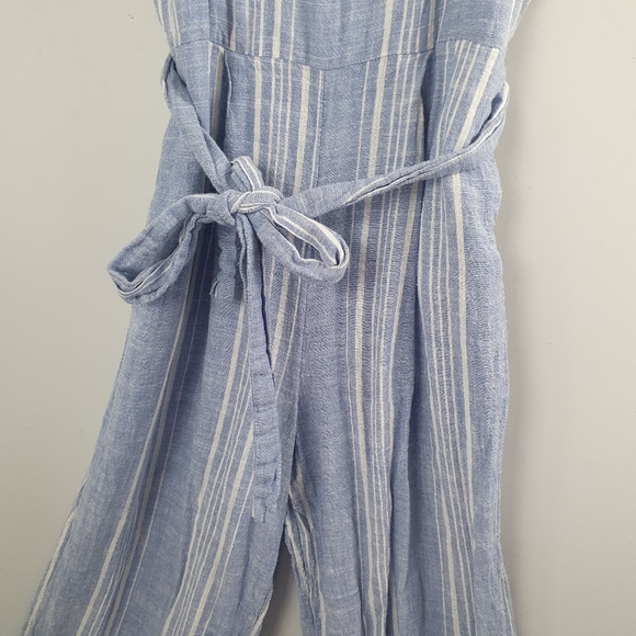Target Woman Size 14 Blue Striped Sleeveless Linen Jumpsuit One Piece Pockets - Picture 2 of 16